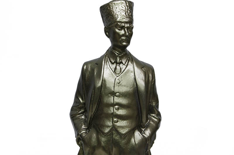 Atatürk Heykeli Büyük