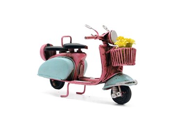  - Dekoratif Metal Scooter Önü Sepetli