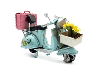  - Dekoratif Metal Scooter Önü Sepetli