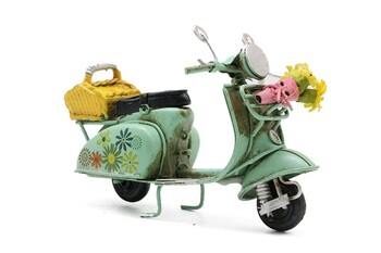  - Dekoratif Metal Scooter Önü Sepetli