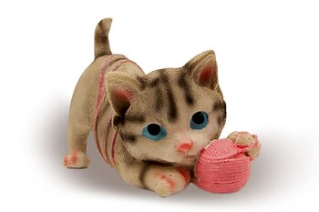  - Dekoratif İple Oynayan Kedi