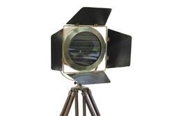 Crownwell - Lambader Tripod (1)